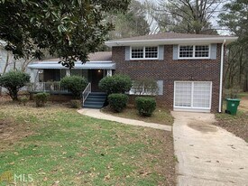 2386 Miriam Ln in Decatur, GA - Building Photo