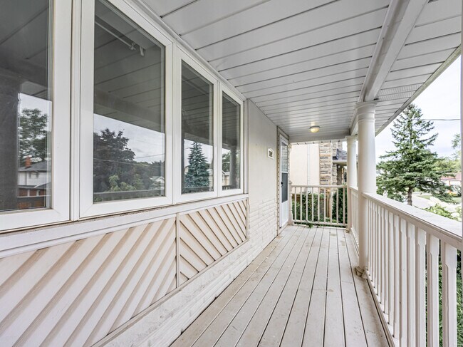 122 Maybourne Ave in Toronto, ON - Building Photo - Building Photo