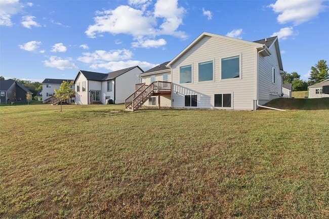 520 Meadows Ct in Polk City, IA - Building Photo - Building Photo
