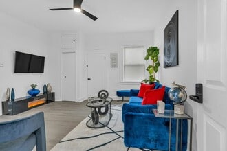 68 Pine St in Montclair, NJ - Building Photo - Building Photo