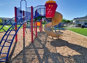 Meadow Vista in Red Bluff, CA - Foto de edificio - Building Photo