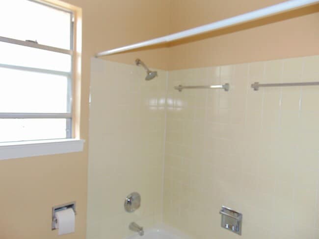 118 E Pine Dr in Marble Falls, TX - Building Photo - Building Photo