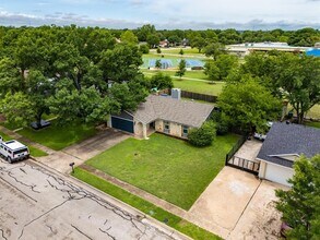 1404 London Rd in Round Rock, TX - Building Photo - Building Photo