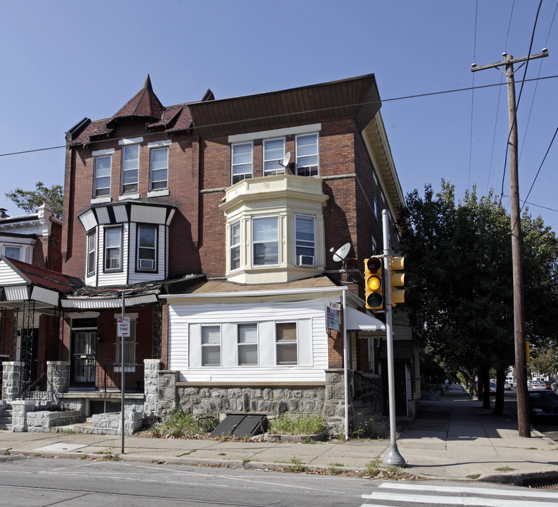 5701 W Girard Ave in Philadelphia, PA - Building Photo