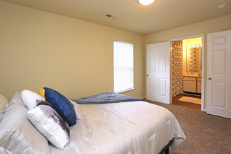 Millbrook Apartments in Greensboro, NC - Building Photo - Building Photo