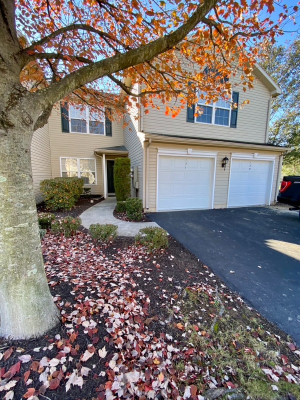 property at 131 Oriole Ct