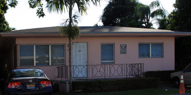 1036 NE 78th Rd in Miami, FL - Foto de edificio - Building Photo