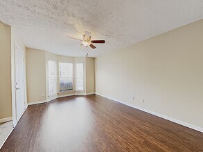 280 Iris Dr in Hendersonville, TN - Foto de edificio - Building Photo
