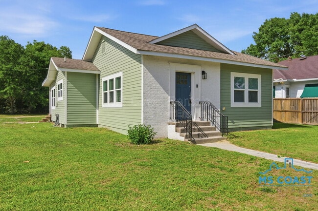 962 Thelma St in Biloxi, MS - Building Photo - Building Photo