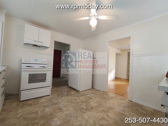 1703 Park Ave in Bremerton, WA - Building Photo - Building Photo