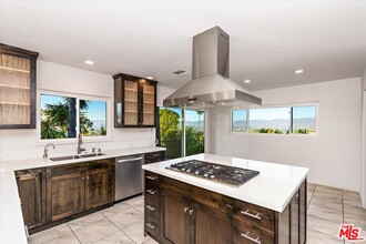 15451 Longbow Dr in Los Angeles, CA - Building Photo - Building Photo