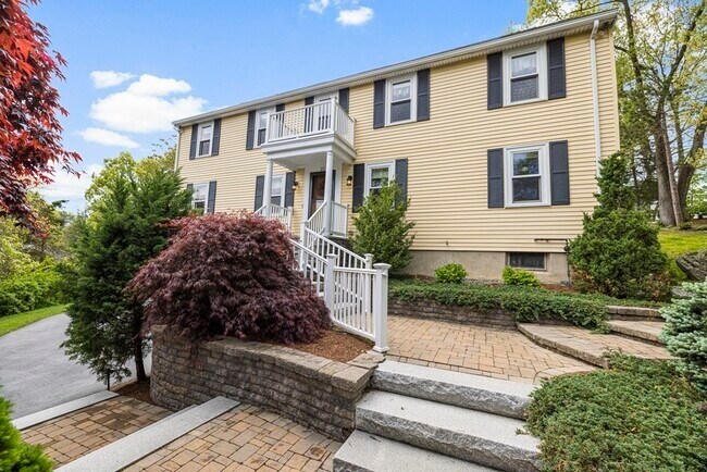 22 Amberwood Dr in Winchester, MA - Building Photo - Building Photo