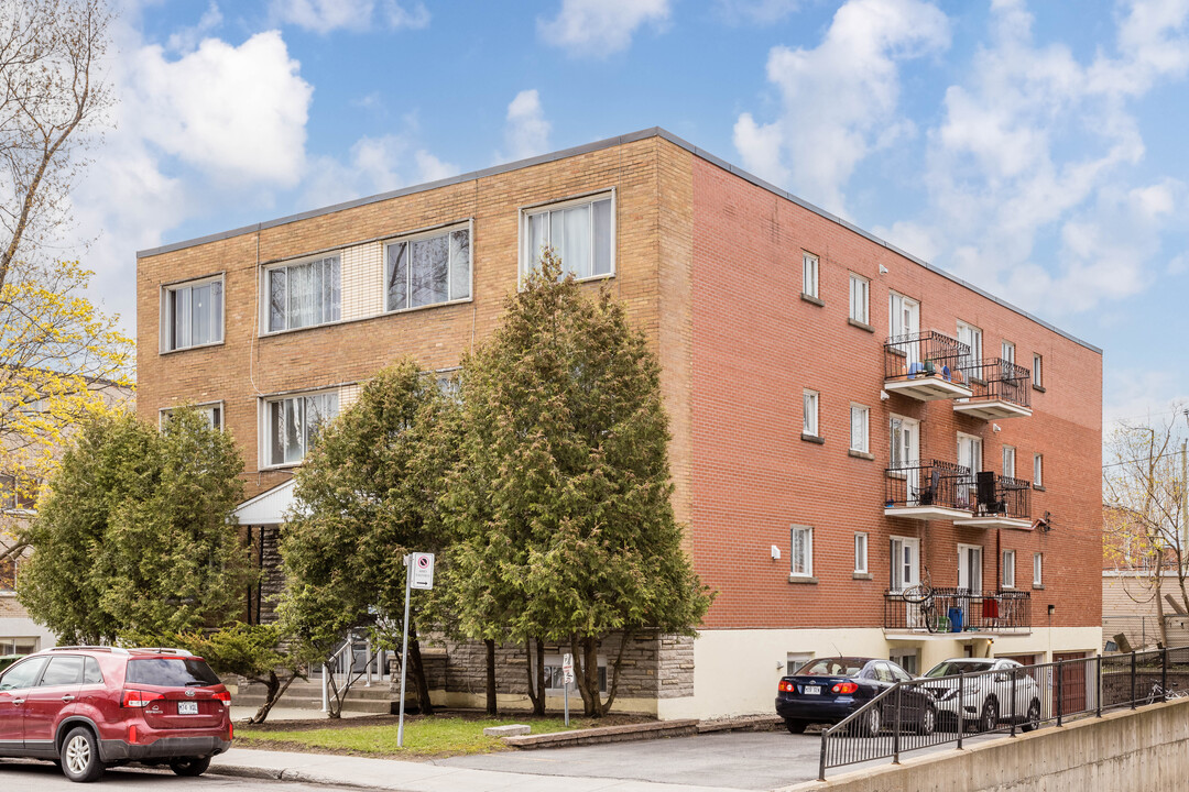 1780 Décarie Rue in St. Laurent, QC - Building Photo