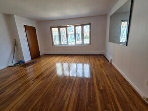 777 Montgomery St in Jersey City, NJ - Building Photo - Building Photo