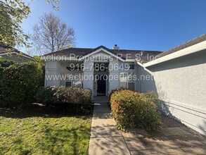 2432 Stefanie Dr in Rocklin, CA - Building Photo - Building Photo