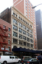 131-133 W 28th St in New York, NY - Building Photo - Building Photo