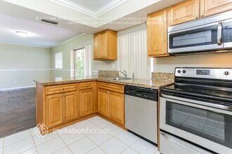 7221 NW 11th St in Plantation, FL - Building Photo - Building Photo