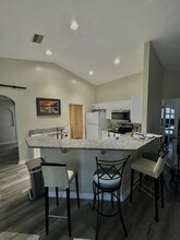 2173 Grandview Dr in North Port, FL - Foto de edificio - Building Photo