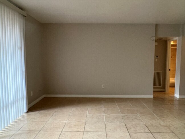 property at 2824 Briarhurst Dr