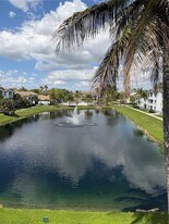 2640 S University Dr in Davie, FL - Building Photo