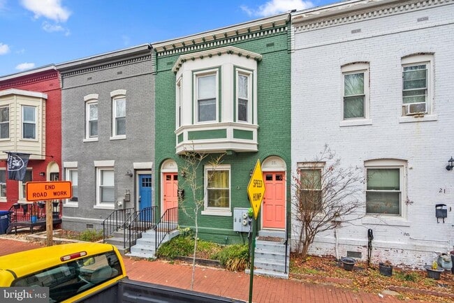 property at 23 Bates St NW