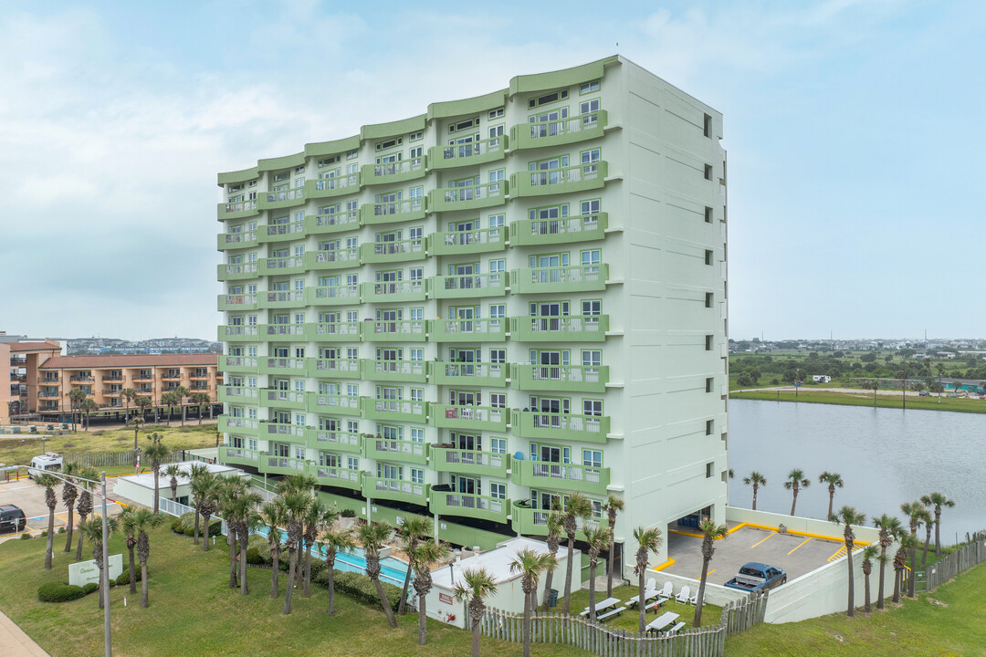 Ocean Grove Condominiums in Galveston, TX - Building Photo