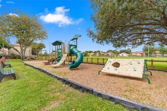 11009 Mainsail Dr in Hollywood, FL - Building Photo - Building Photo