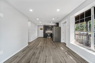 1075 S Raleigh St in Denver, CO - Building Photo - Building Photo