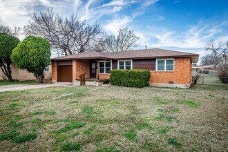 4505 SW Beta Ave in Lawton, OK - Building Photo - Building Photo