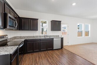 19308 Cloudy Bay Dr in Pflugerville, TX - Building Photo - Building Photo