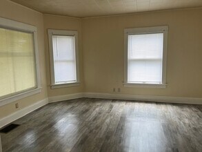 532 Western Ave in Waterloo, IA - Building Photo - Building Photo