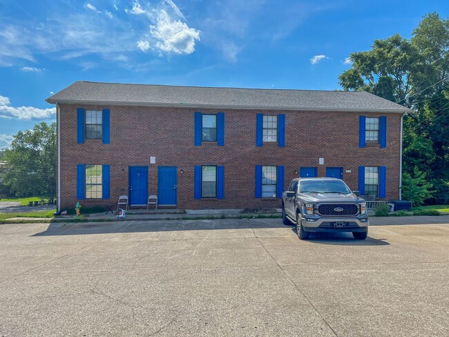property at 530 Hietts Ln