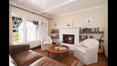 121 Vía Los Altos in Redondo Beach, CA - Building Photo - Building Photo