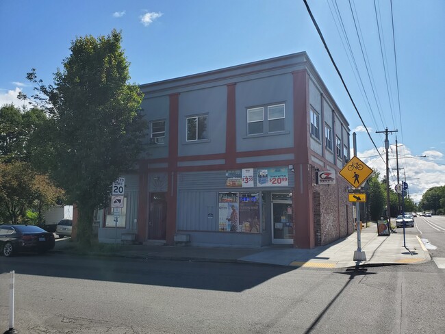 6965 N Fessenden St in Portland, OR - Building Photo - Primary Photo