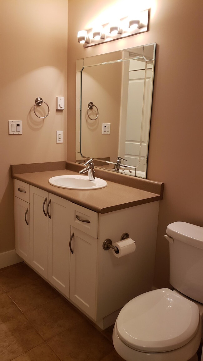 630 Speed Ave in Victoria, BC - Building Photo - Building Photo