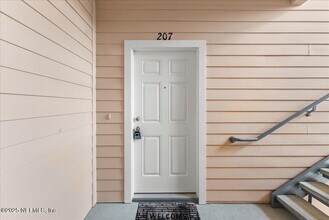 8215 Green Parrot Rd in Jacksonville, FL - Building Photo - Building Photo