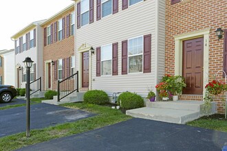 Greenbriar Estates in York, PA - Foto de edificio - Building Photo