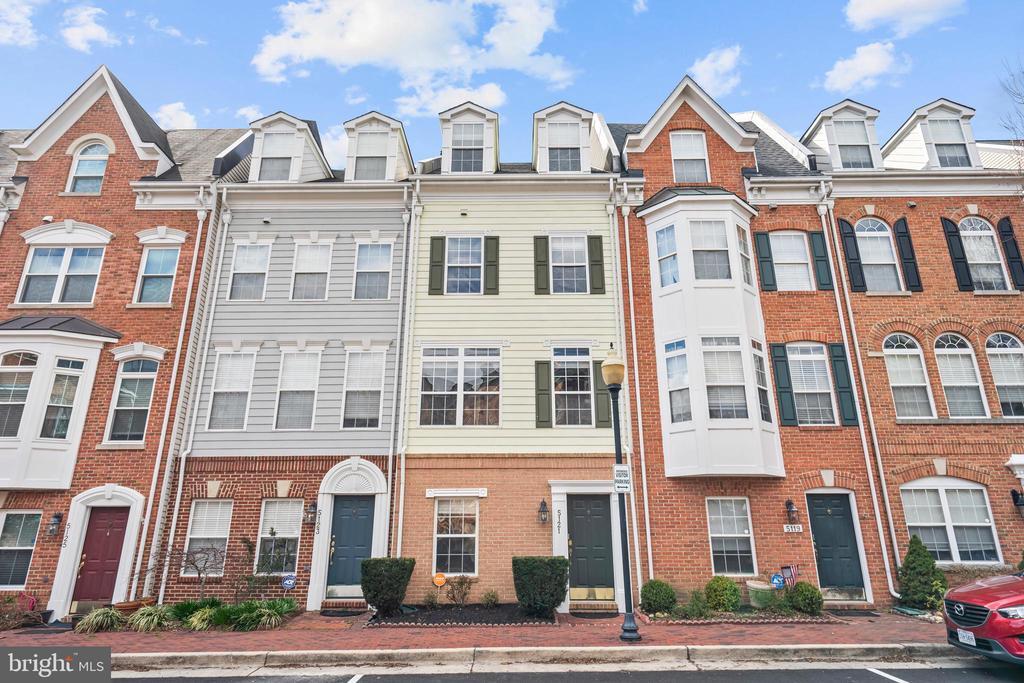 5121 Gardner Dr in Alexandria, VA - Building Photo