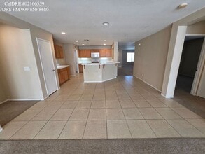 16185 Stoneridge Ln in Fontana, CA - Building Photo - Building Photo