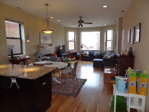 2151 W Evergreen Ave in Chicago, IL - Building Photo - Building Photo