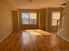 27 Tridell Dr in Southington, CT - Building Photo - Building Photo