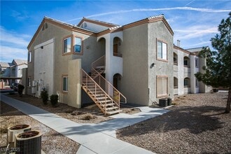 4655 Gold Dust Ave in Las Vegas, NV - Building Photo - Building Photo