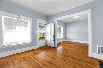 6 Van Vorst St in Utica, NY - Building Photo - Building Photo