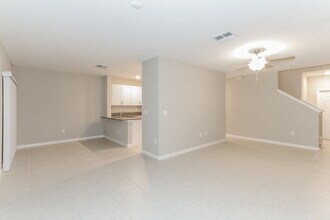 7314 Spring Snowflake Ave in Palm River-Clair Mel, FL - Building Photo - Building Photo
