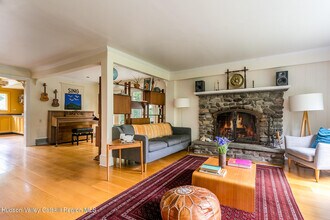 17 Cross Patch Rd in Willow, NY - Building Photo - Building Photo