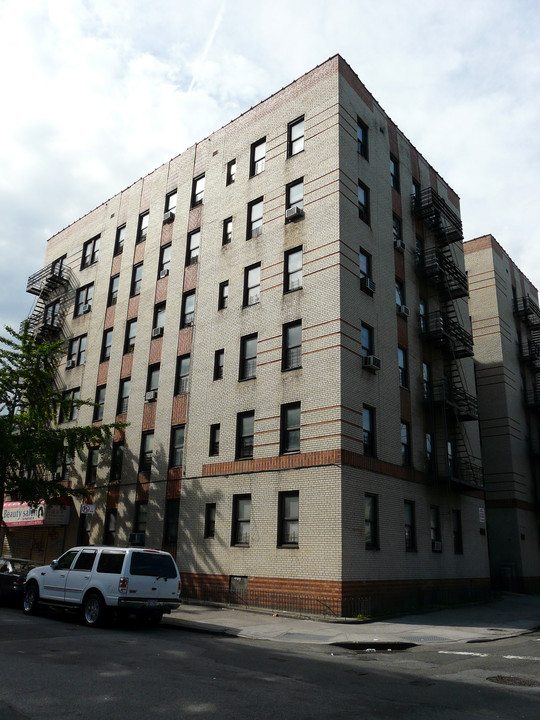 2800 Creston Ave in Bronx, NY - Building Photo