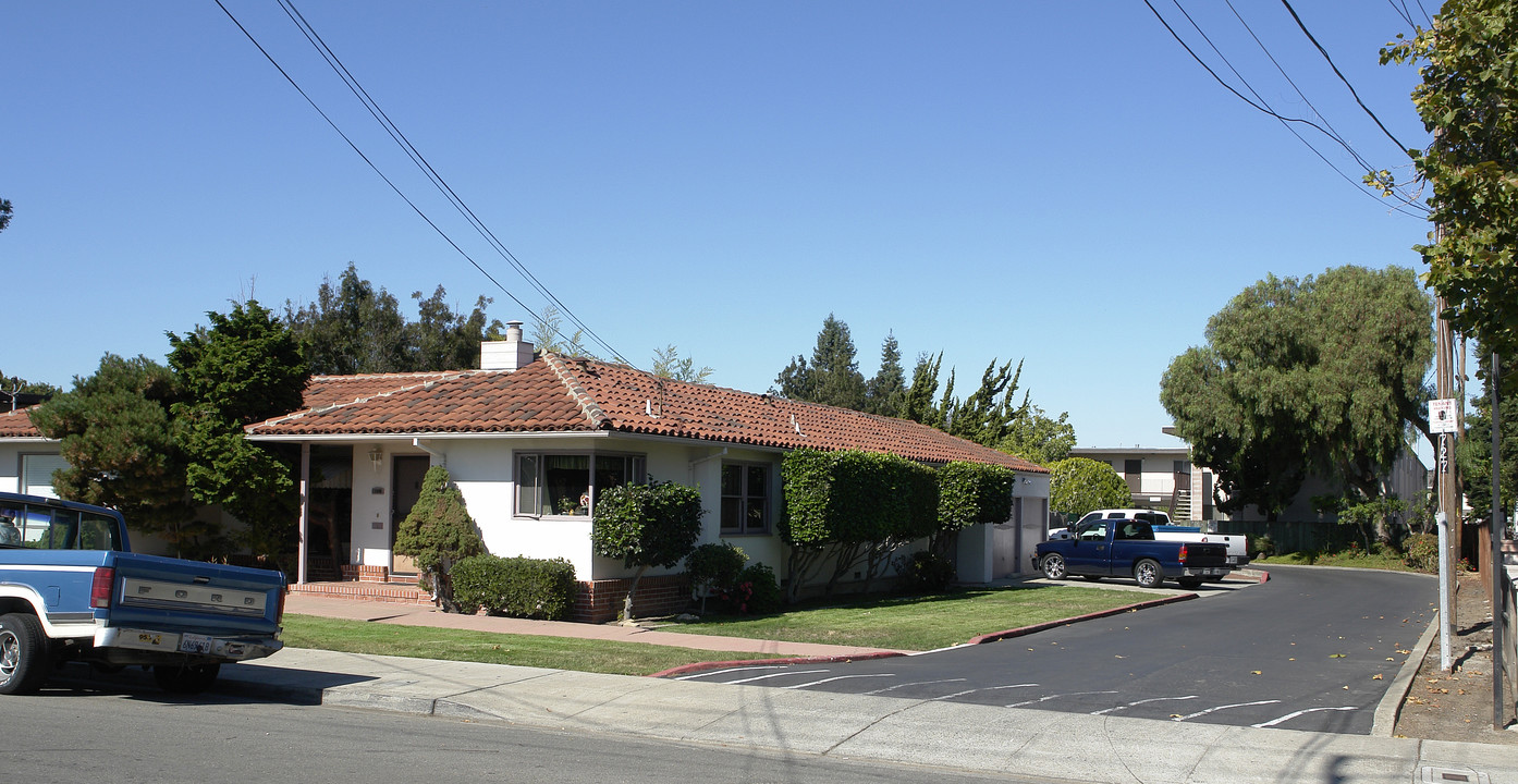 727 Bartlett Ave in Hayward, CA - Building Photo