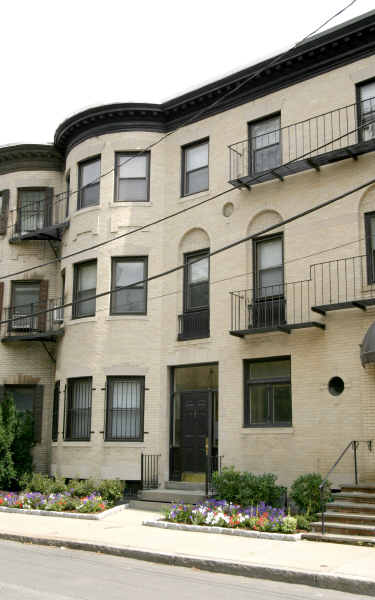 132 Saint Marys St in Boston, MA - Foto de edificio