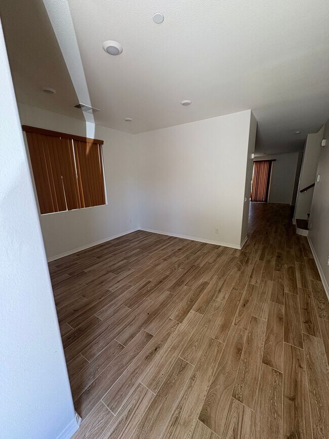 31572 Blossom Hill Ct in Murrieta, CA - Foto de edificio - Building Photo