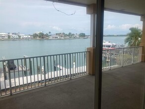 692 Bayway Blvd in Clearwater, FL - Building Photo - Building Photo